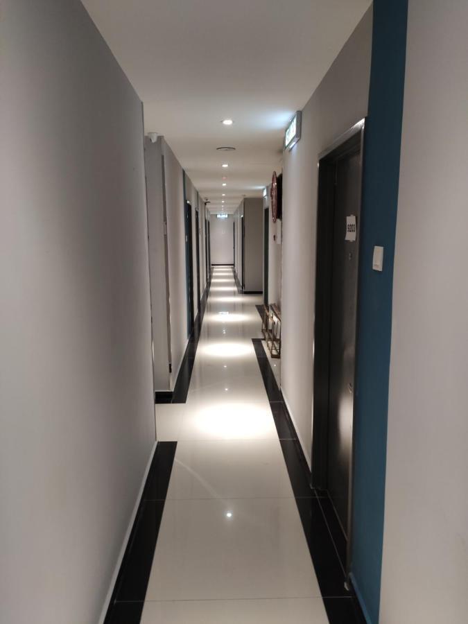 Hotel 99 Seri Kembangan Serdang Buitenkant foto