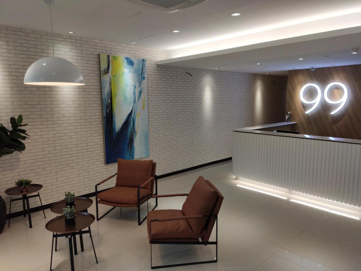 Hotel 99 Seri Kembangan Serdang Buitenkant foto