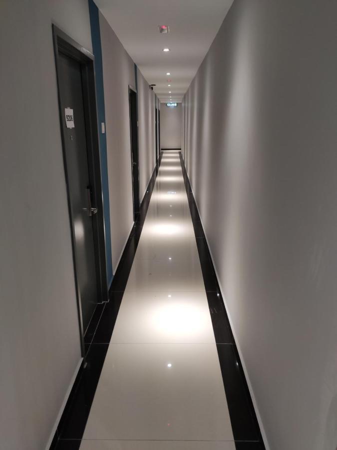 Hotel 99 Seri Kembangan Serdang Buitenkant foto